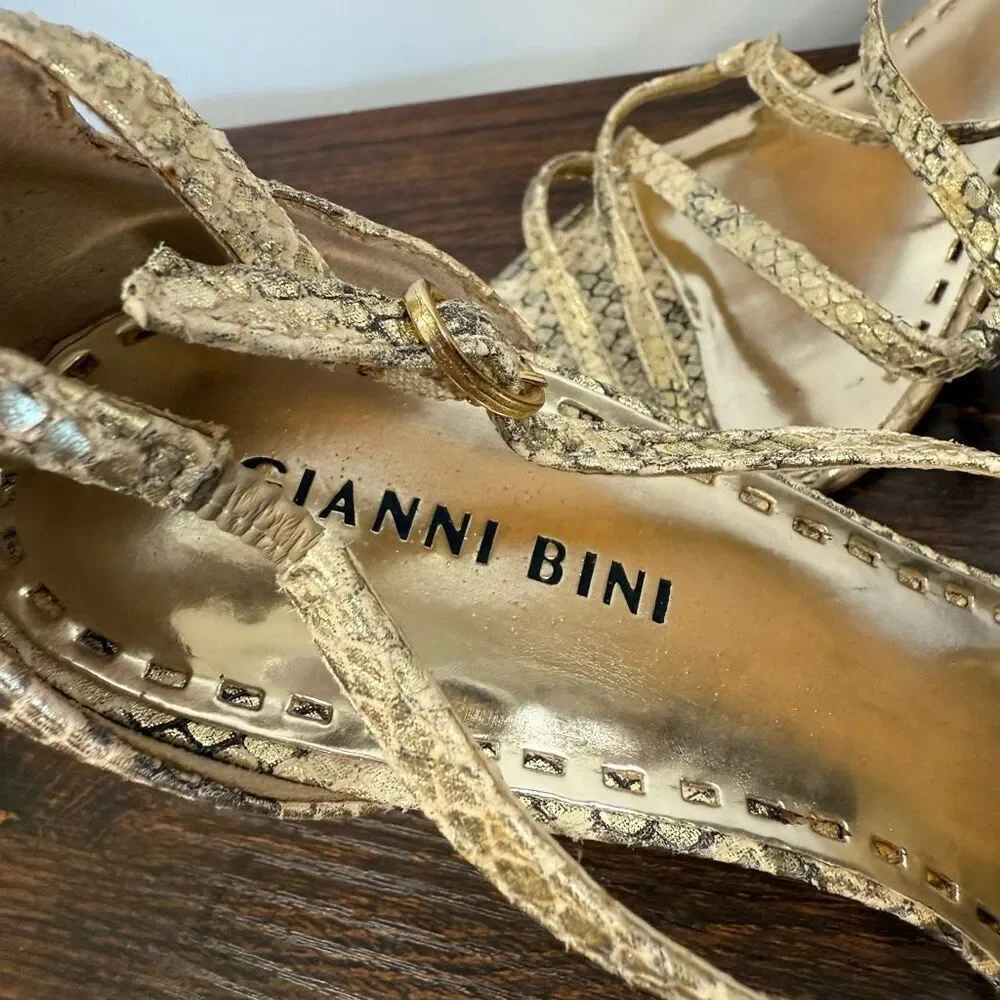 Gianni Bini Women’s gold leather snake Print 3” straps heel Sphere size 8.5